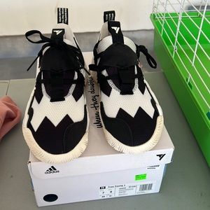 Trae Young Basketball shoes